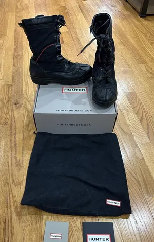 Hunter Black Lace-Up Waterproof Winter Boots with Box and Care Card US 10/ UK7.5 thumbnail 1