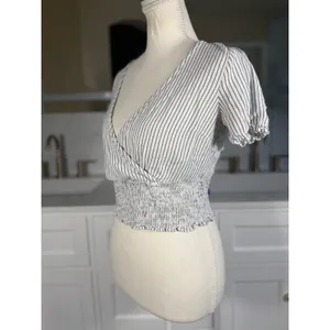 Abercrombie & Fitch Top Womens Medium White Blue Stripe Smocked Wrap Crop thumbnail 3