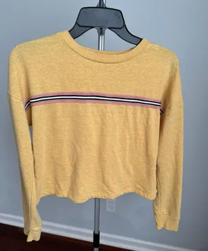 Yellow Long Sleeve Size M thumbnail 1