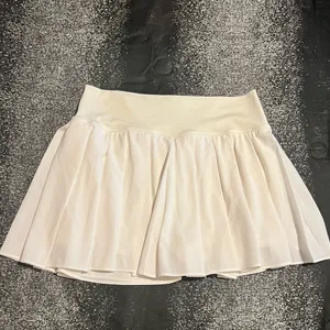 Womens large Offline by Aerie Cream Pleated Mini Tennis/Athletic Skort thumbnail 2