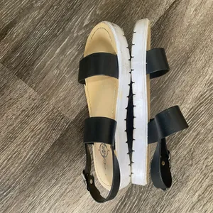 Sole Mates Black/Tan Faux Leather Sandals Ladies Size M 7/8 thumbnail 7