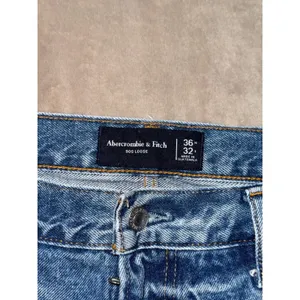Abercrombie & Fitch Women's Blue‎ Denim Jeans 90s Loose Medium Wash Size 36 thumbnail 3