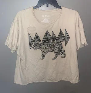 Def Leopard Distressed Shirt Size M thumbnail 1