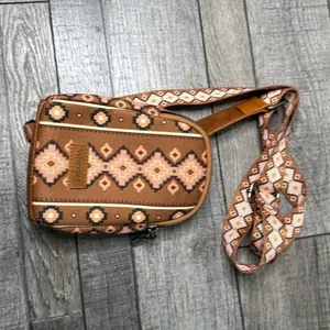Wrangler Ladies Aztec Patterned Cross-body Bag thumbnail 2