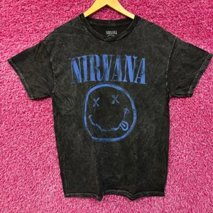 Nirvana Never Mind Smiley Face Grunge Mineral wash Tshirt size Large thumbnail 1
