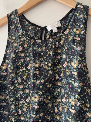 Wilfred Aritzia‎ Floral 100% Silk Floral Cottagecore Tank Top thumbnail 2