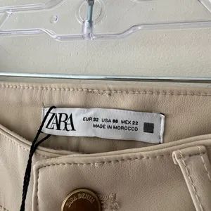 NEW!!‎ Zara Beige Khaki Faux Leather Pants Bottom Slits Fleece Lined thumbnail 5