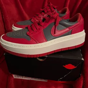 Nike Jordan 1 Elevate Low Varsity Red and Charcoal Gray thumbnail 3