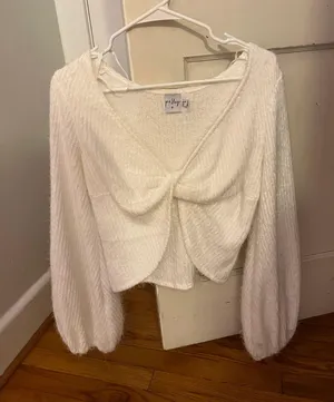 sweater thumbnail 2
