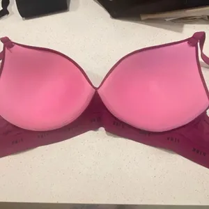 Victoria’s Secret wear everywhere wireless push-up bra, size 38B thumbnail 4