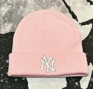 New York Yankees beanie hat Pink thumbnail 1