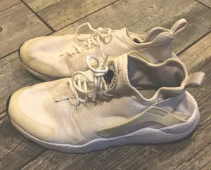 Women’s Nike Air Jordan Huaraches, size 9 thumbnail 1