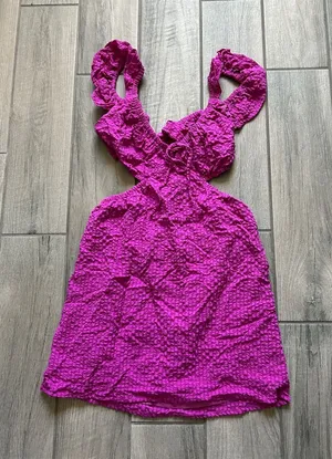 Le Lis Fuchsia Smocked Mini Dress thumbnail 1