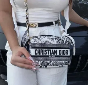 Dior cosmetic pouch  thumbnail 5