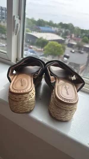 Universal Threads Platform Sandals thumbnail 2