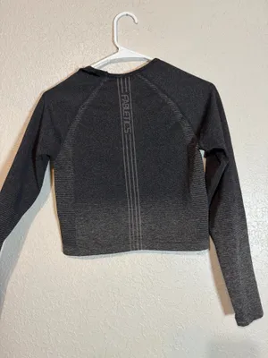 Fabletics Long Seamless Sleeve Crop thumbnail 2