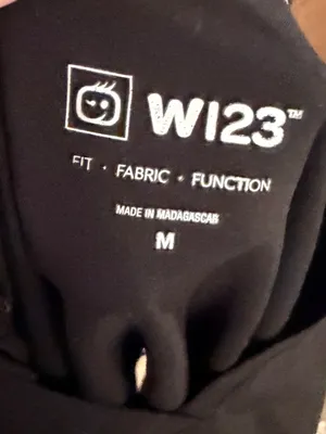 W123 Black Scrub Shirt Size M thumbnail 4