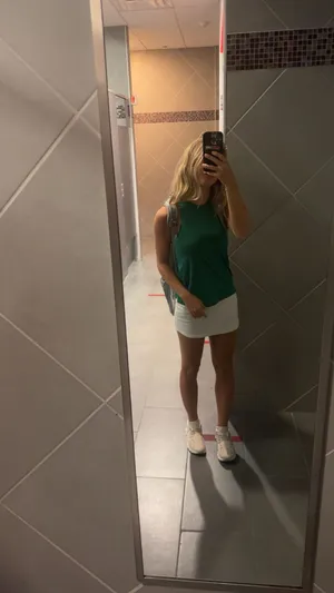 Lululemon Ribbed Tank thumbnail 3