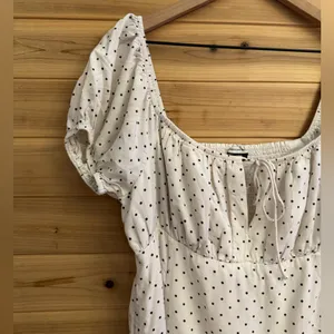 American Eagle Large Polka Dot Smocked Milkmaid Mini Puff Sleeve Dress Preppy thumbnail 4