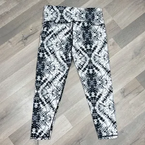 Victoria’s Secret Sport Tie Dye‎ Crop High Waist Leggings Black White Large thumbnail 8