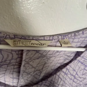 New York & Co Streetwear V-Neck‎ T-Shirt Light Purple thumbnail 10