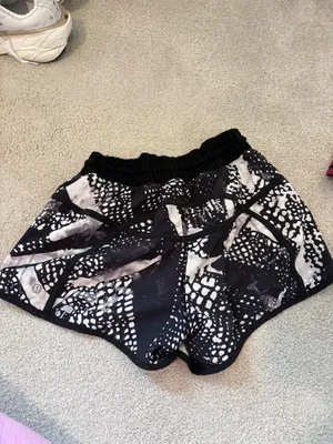 Lululemon Shorts thumbnail 2