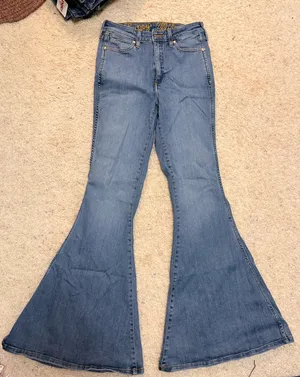 Wrangler jeans Lainey Wilson  thumbnail 1