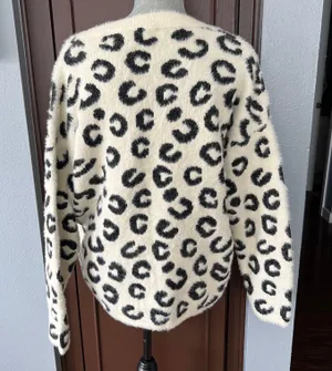 Racheal Leopard Print V thumbnail 4
