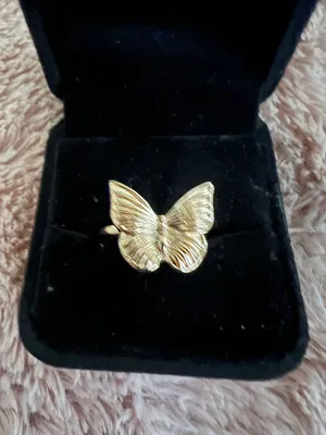 Women’s Gorgeous Gold Plated Ring Size 7 thumbnail 1