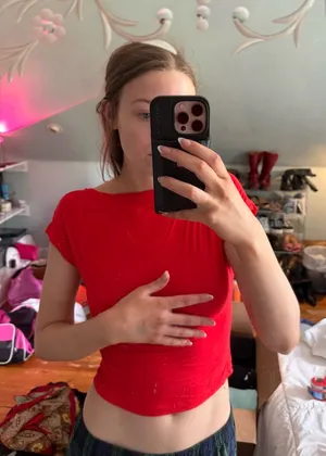 SheIn Red backless top thumbnail 1