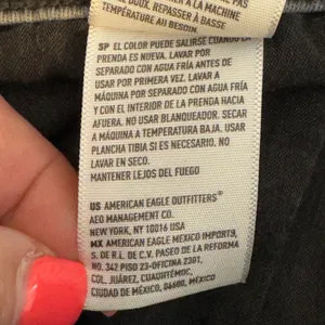 1612‎ | American Eagle Super Hi-Rise Distressed Jegging Jeans Grey Womens 6 Reg thumbnail 9