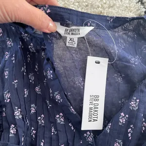 Steve Madden Floral Next Door Dress in Oilslick thumbnail 5