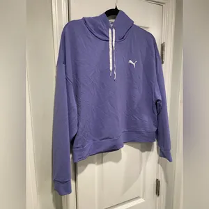 PUMA Purple Cropped Hoodie Size L Keeps You Dry Athletic Pullover Sweatshirt thumbnail 6