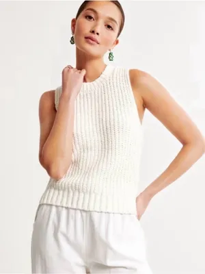 Abercrombie & Fitch Easy Shaker Chunky Sweater Vest in White thumbnail 1