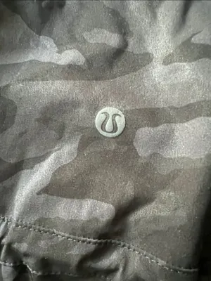 Lululemon Hooded Lightweight Jacket - Dark Camouflage sz8 thumbnail 5