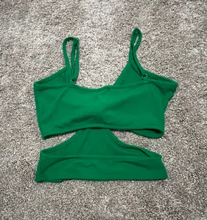 Amazon Green Top thumbnail 4