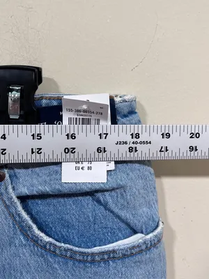 NWT Abercrombie & Fitch The '90s Relaxed Jeans in a high-rise style size16 short thumbnail 3