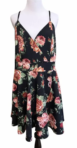 Floral 1X Black V-Neck Spaghetti Strap Dress thumbnail 1