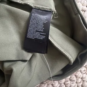 NWOT The North Face Dayology Mid-Rise 7/8 Tight Women’s Size XL Mesh Detail thumbnail 6