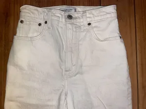Abercrombie 90s Ultra High Rise Jeans thumbnail 4