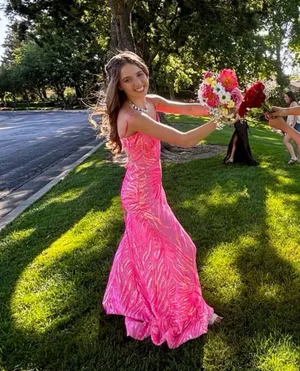 Size 2 Jovani 08481 prom dress Hot Pink thumbnail 2