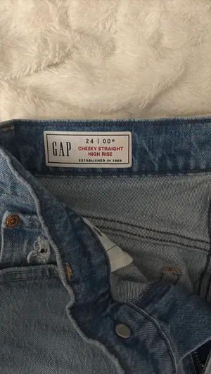Gap Straight Cheeky Jeans thumbnail 6