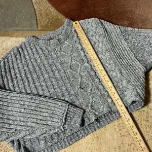 Free People On Your Side Cable Knit Sweater Womens XS Grey Cropped Pullover thumbnail 2