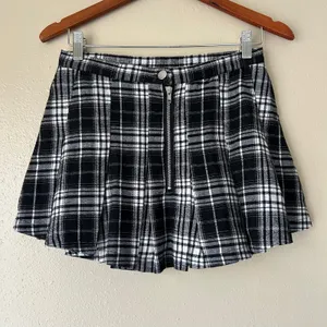 Dolls Kill Trickz N Treatz Black and White Plaid Pleated Mini Skirt Size Small thumbnail 4