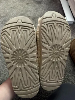 Ugg slippers  thumbnail 5