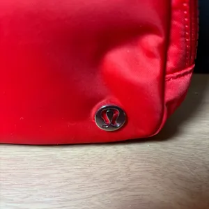 Lululemon Everywhere Belt Bag. Authentic NWT 1L Rare Color: Hot Heat thumbnail 2