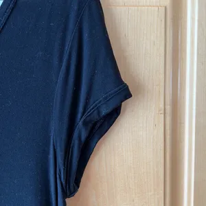 Gap Women’s Short Sleeve Black Tee thumbnail 4
