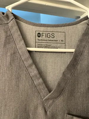 FIGS Scrub Top thumbnail 3