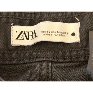 Zara Black Wide Leg Raw Fray Hem High Rise Jean Size 4 Stretch Patch Pockets EUC thumbnail 3