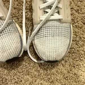 adidas Women's Ultraboost color Grey/ White Running Sneakers size 7 thumbnail 4